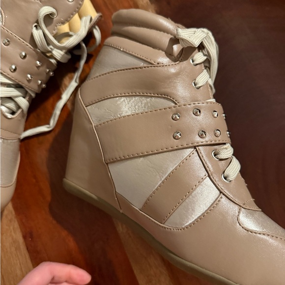 Y2K vintage Apple Bottom healed sneakers size 9 - Picture 4 of 7